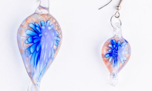 Creazione di gioielli in vetro di murano a Milano